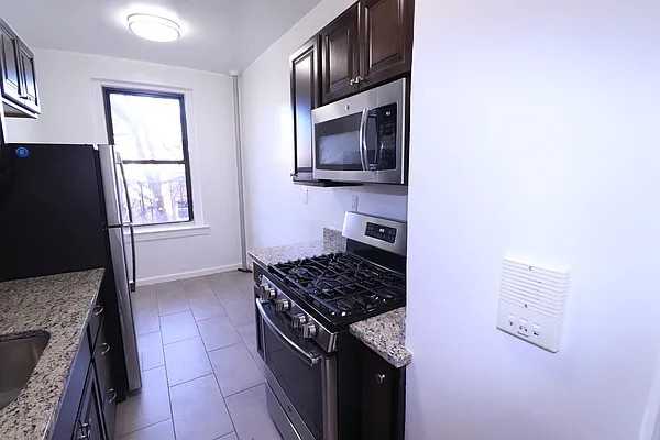 119-21 Metropolitan Avenue #4N - Photo 2 of 8