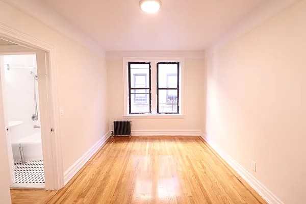 119-21 Metropolitan Avenue #4N - Photo 3 of 8