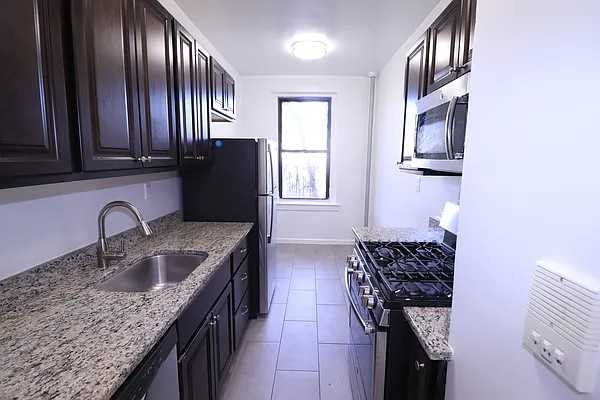119-21 Metropolitan Avenue #4N - Photo 4 of 8