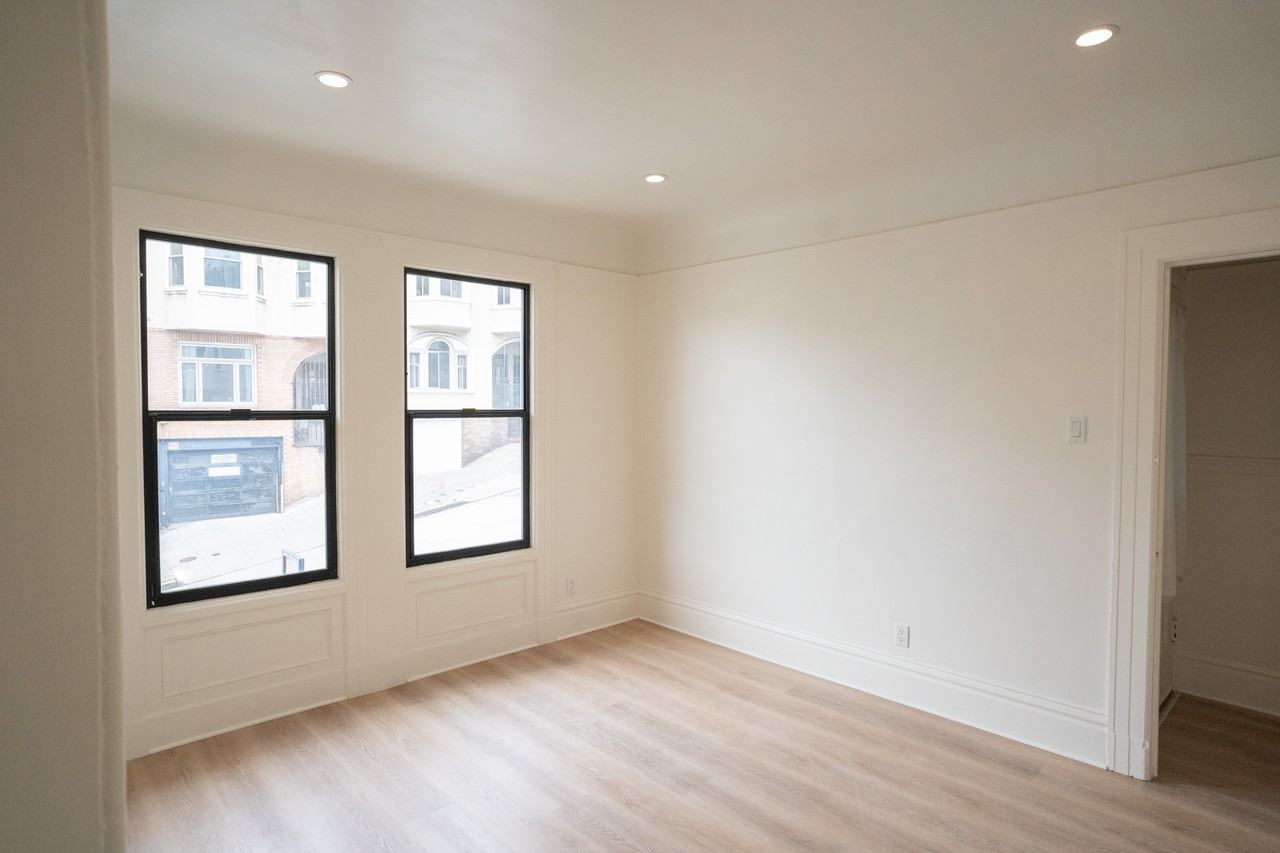 1042 Montgomery St #1042 - Photo 3 of 28
