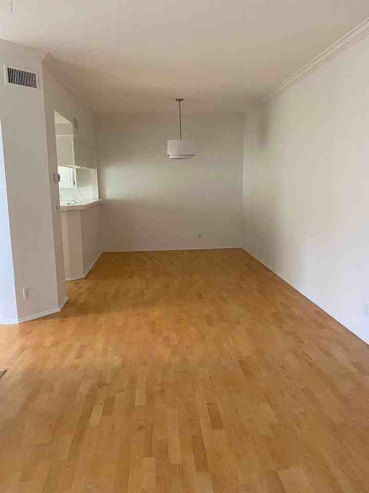 5533 Spanish Oak Ln #B - Photo 3 of 18