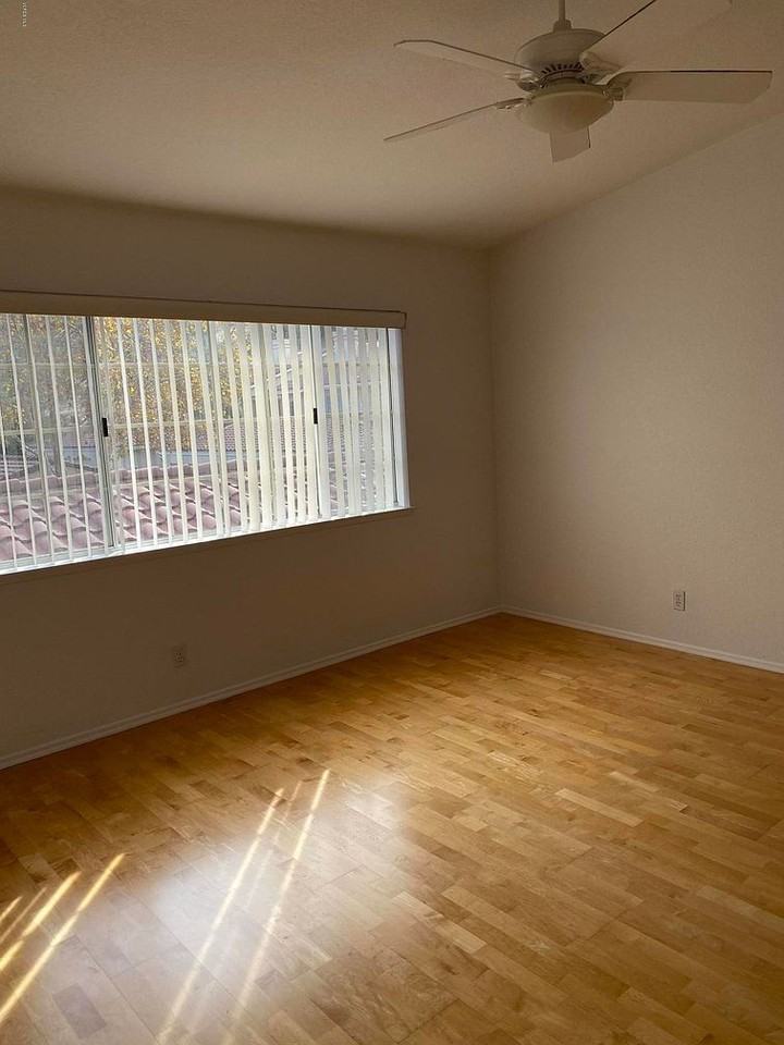 5533 Spanish Oak Ln #B - Photo 7 of 18