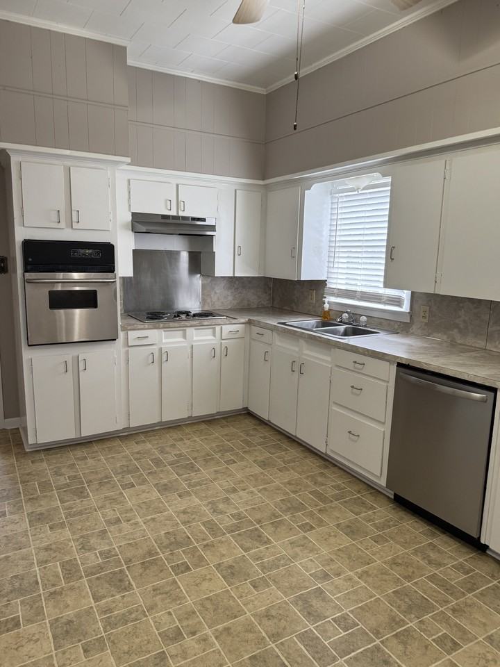 302 E South 1st St #NA - Photo 3 of 5