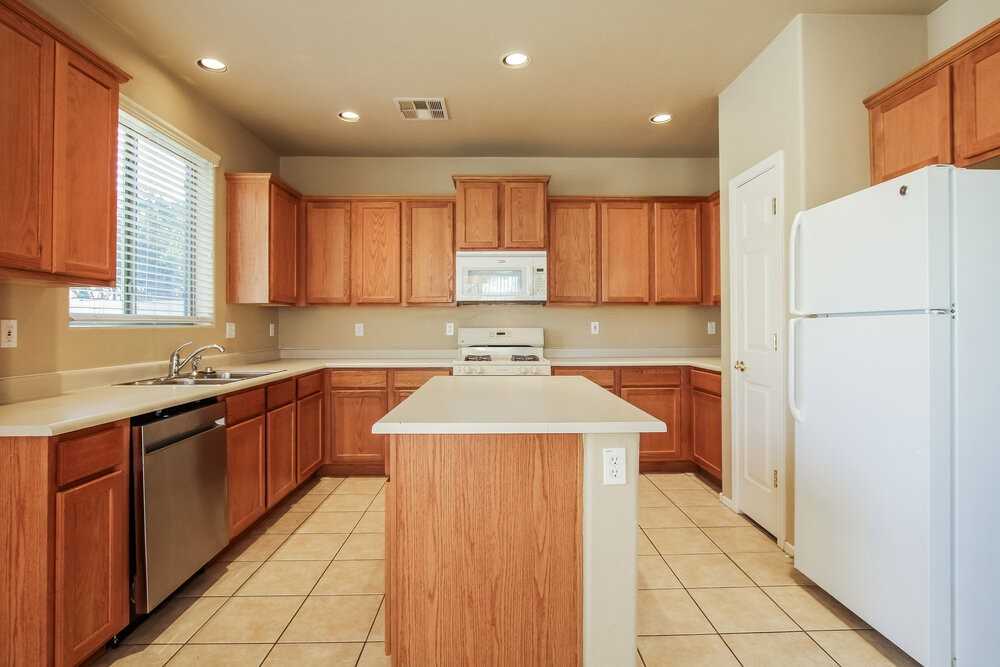 3806 E Geronimo St - Photo 7 of 17