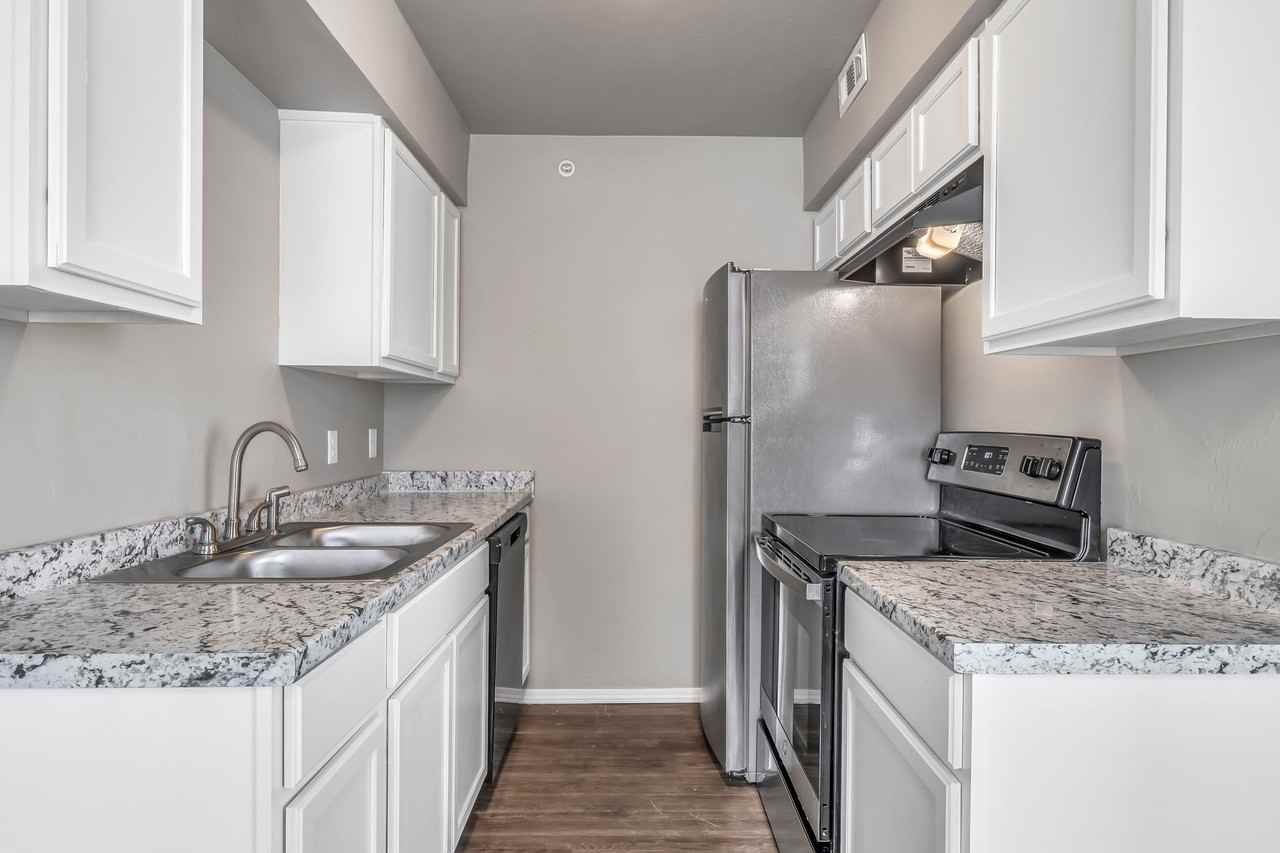 Forest Oaks Apartments - Photo 7 of 8