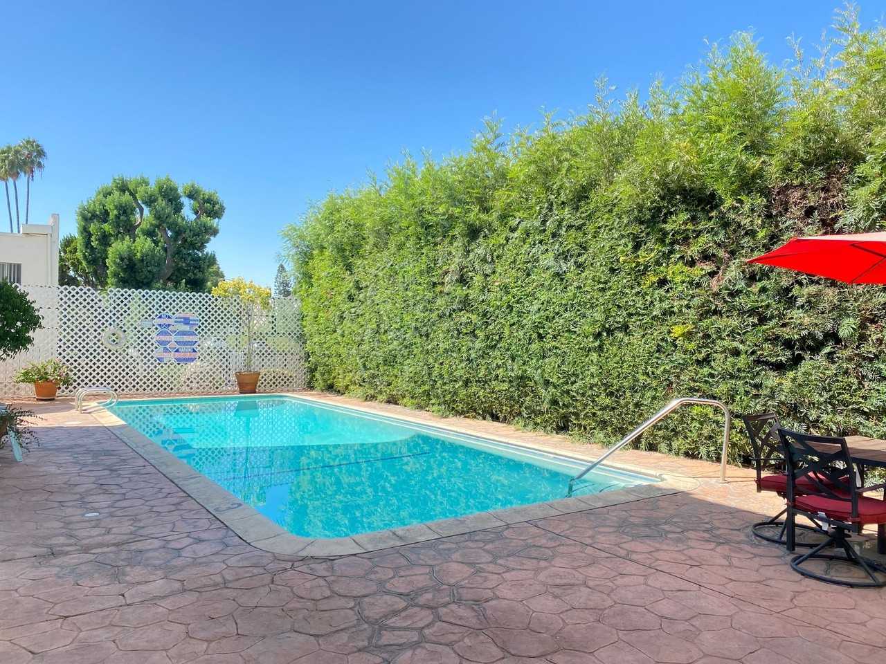 Burbank 12320, LP - Photo 2 of 29