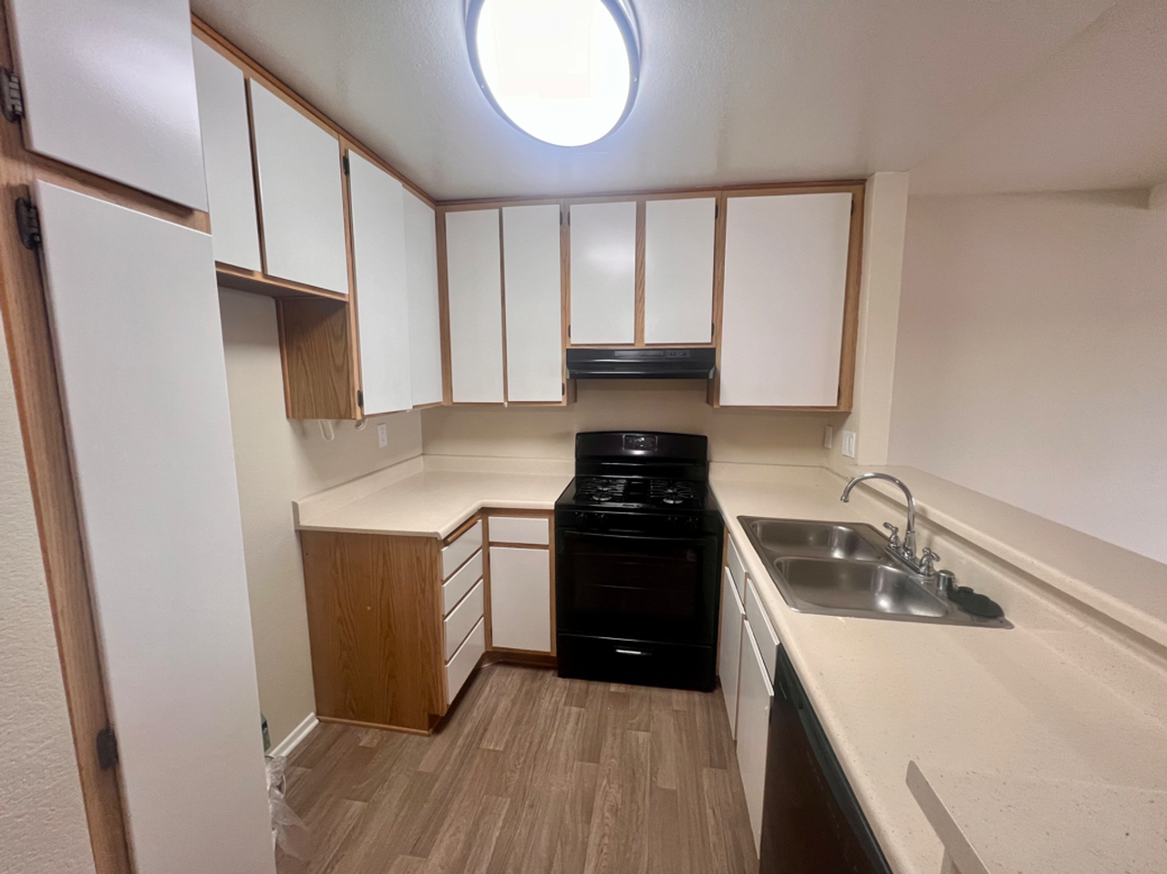 Lassen Apartments - Photo 2 of 6