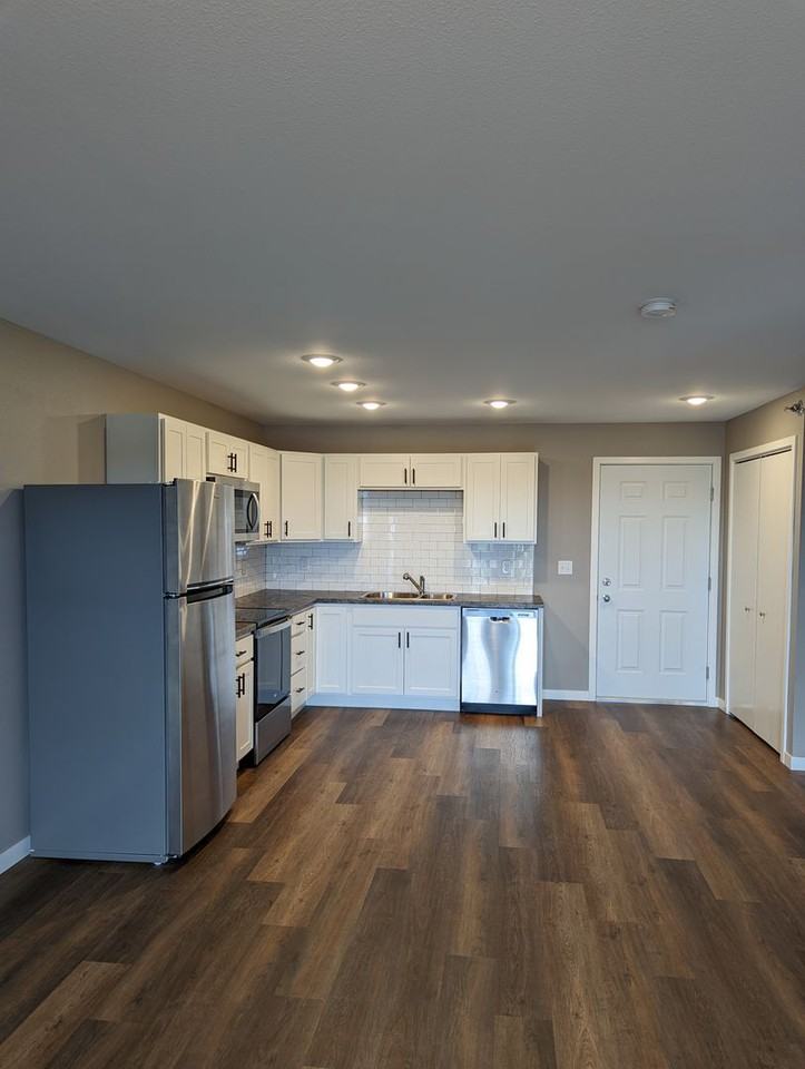 Ridgeview Apartments - Photo 3 of 25