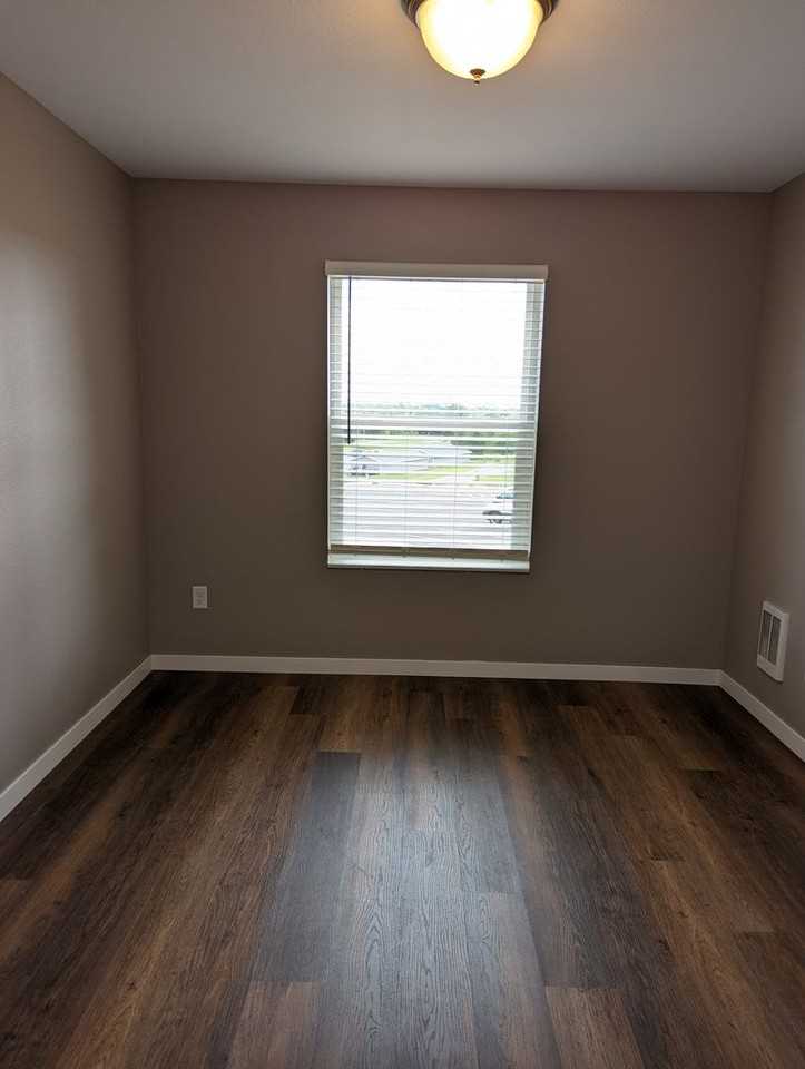 Ridgeview Apartments - Photo 4 of 25