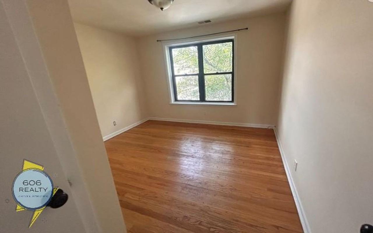 4811 W Warwick Ave - Photo 2 of 7