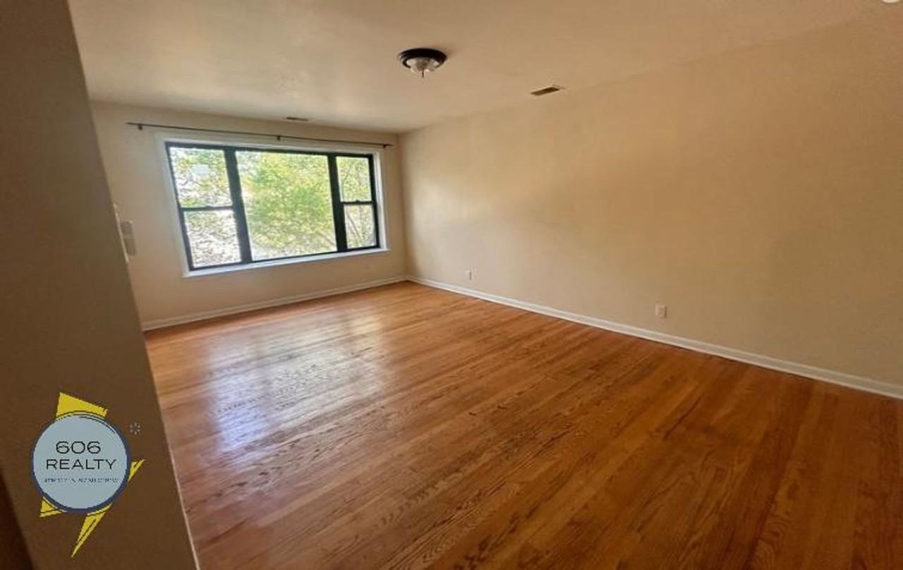4811 W Warwick Ave - Photo 5 of 7