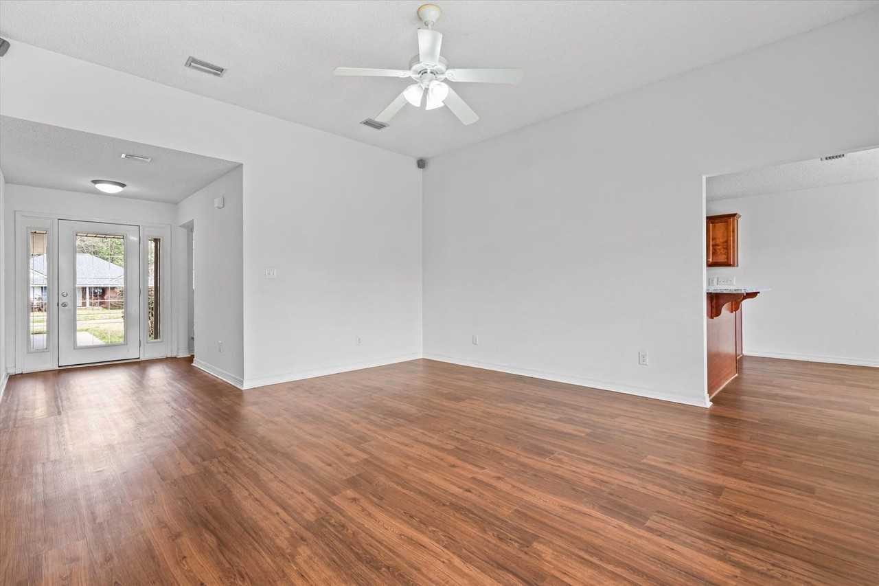 9704 Chariot Ave - Photo 2 of 20