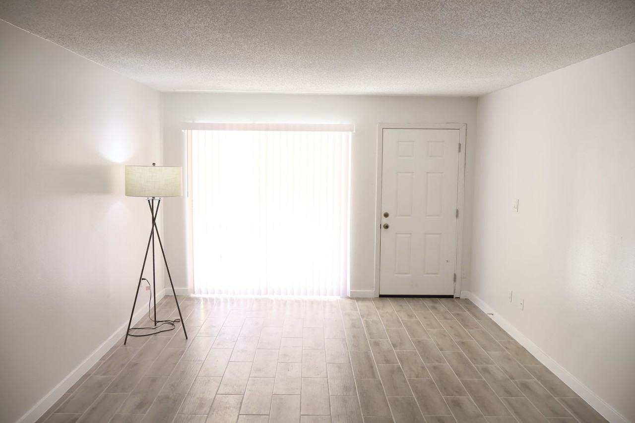 7521 Dolonita Dr - Photo 3 of 13