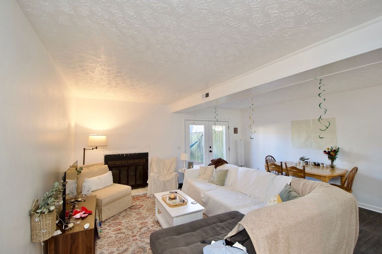 210 N Ross St #A - Photo 6 of 33