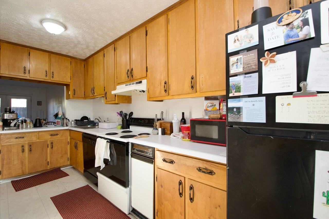 210 N Ross St #A - Photo 7 of 33