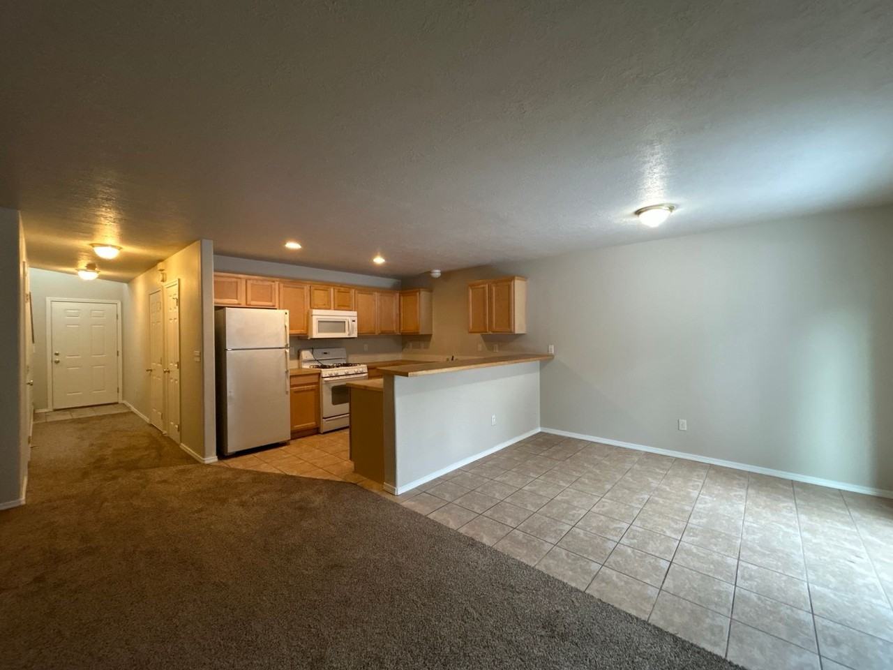 1954 Sw Reindeer Ave - Photo 3 of 18