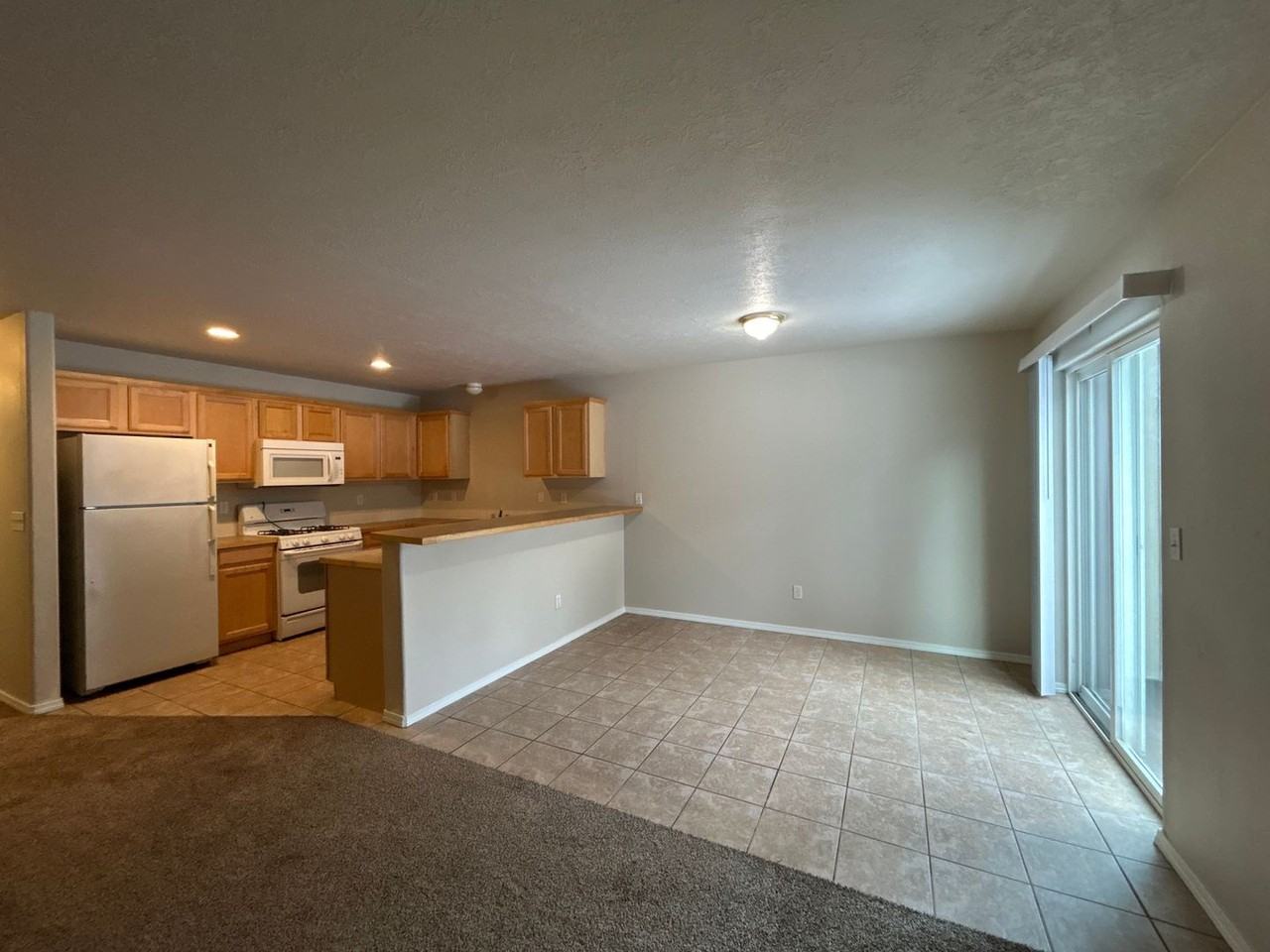 1954 Sw Reindeer Ave - Photo 5 of 18