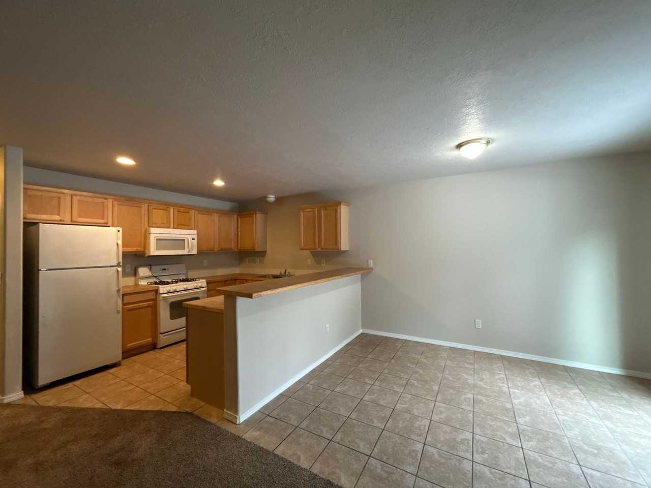 1954 Sw Reindeer Ave - Photo 6 of 18
