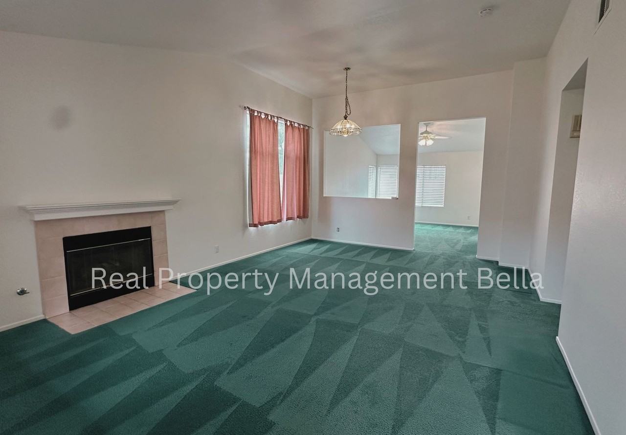 19400 Applewood Ct - Photo 2 of 34