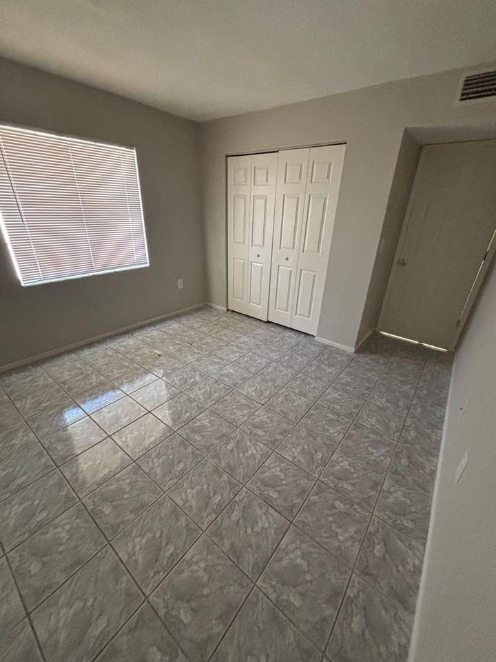 921 33rd Ave W - Photo 7 of 16
