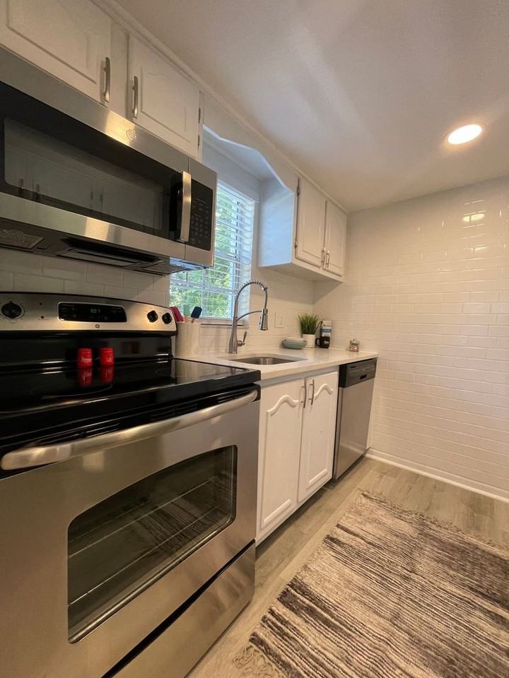 The Garden Apartments | 1 & 2 Bedroom Apartments in Orlando, FL - Photo 2 of 22