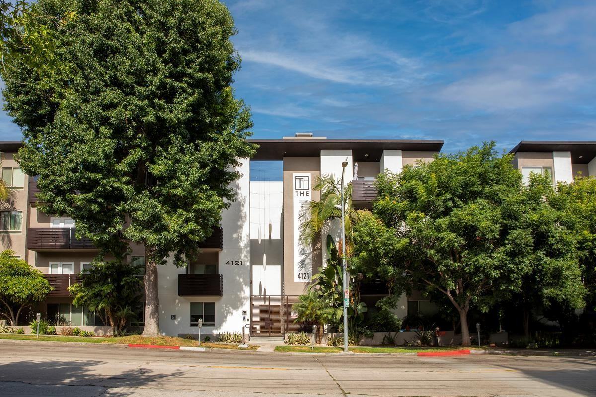 4121 Radford Ave - Photo 2 of 50