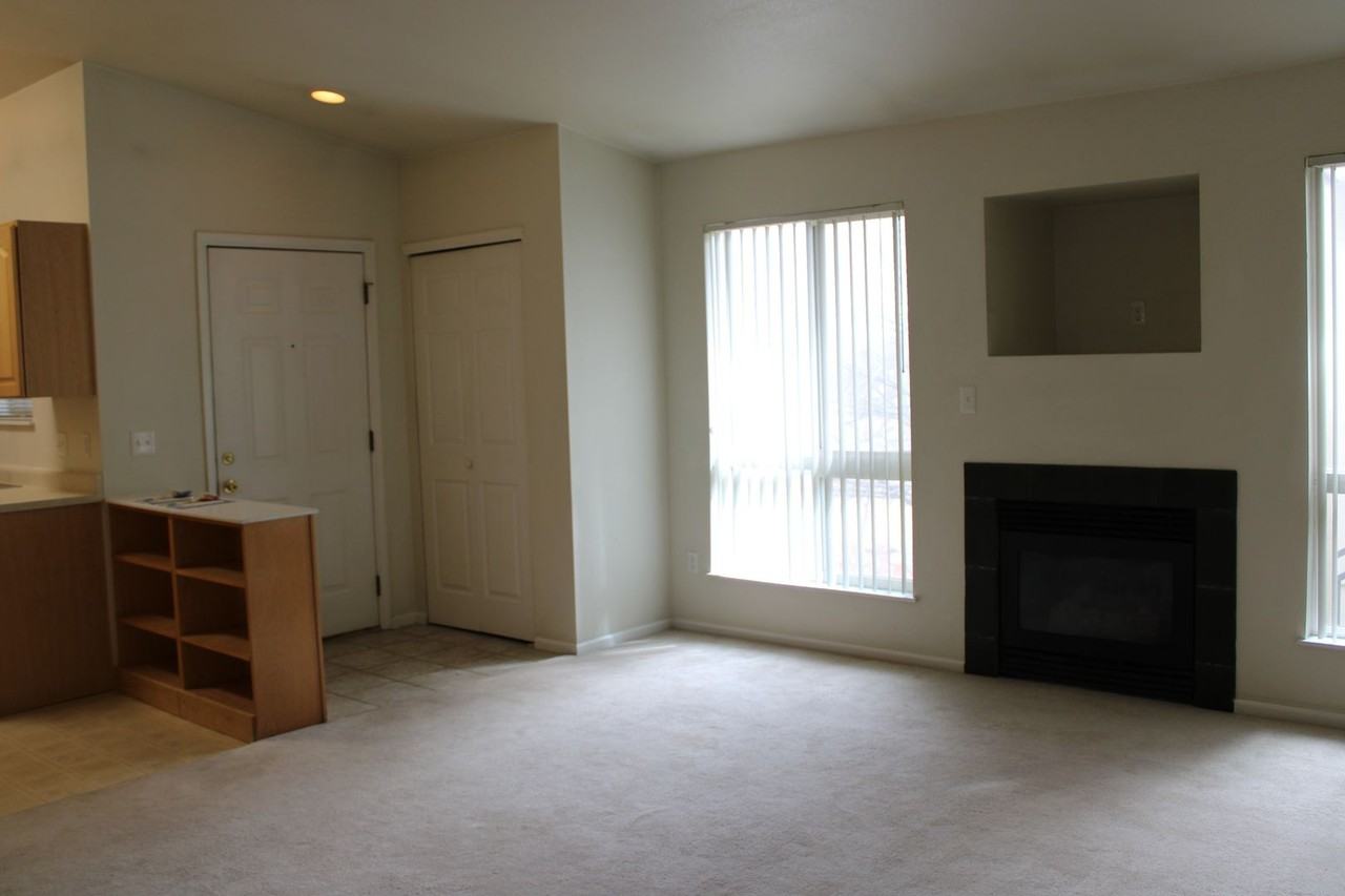 6675 S Lemay Ave Apt I7 #I7 - Photo 3 of 14