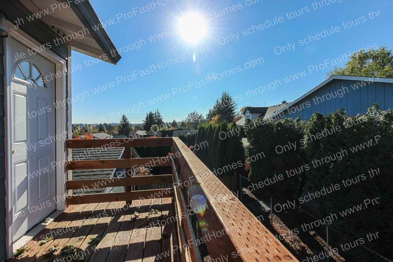 1534 Se Chapman Ave - Photo 3 of 14