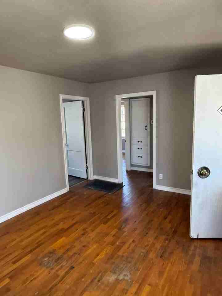 2623 S M St - Photo 2 of 9