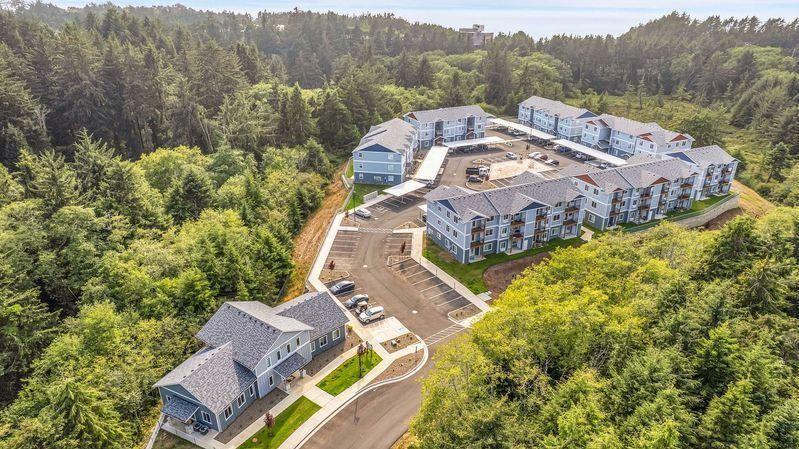 480 Ne 31st St - Photo 2 of 20