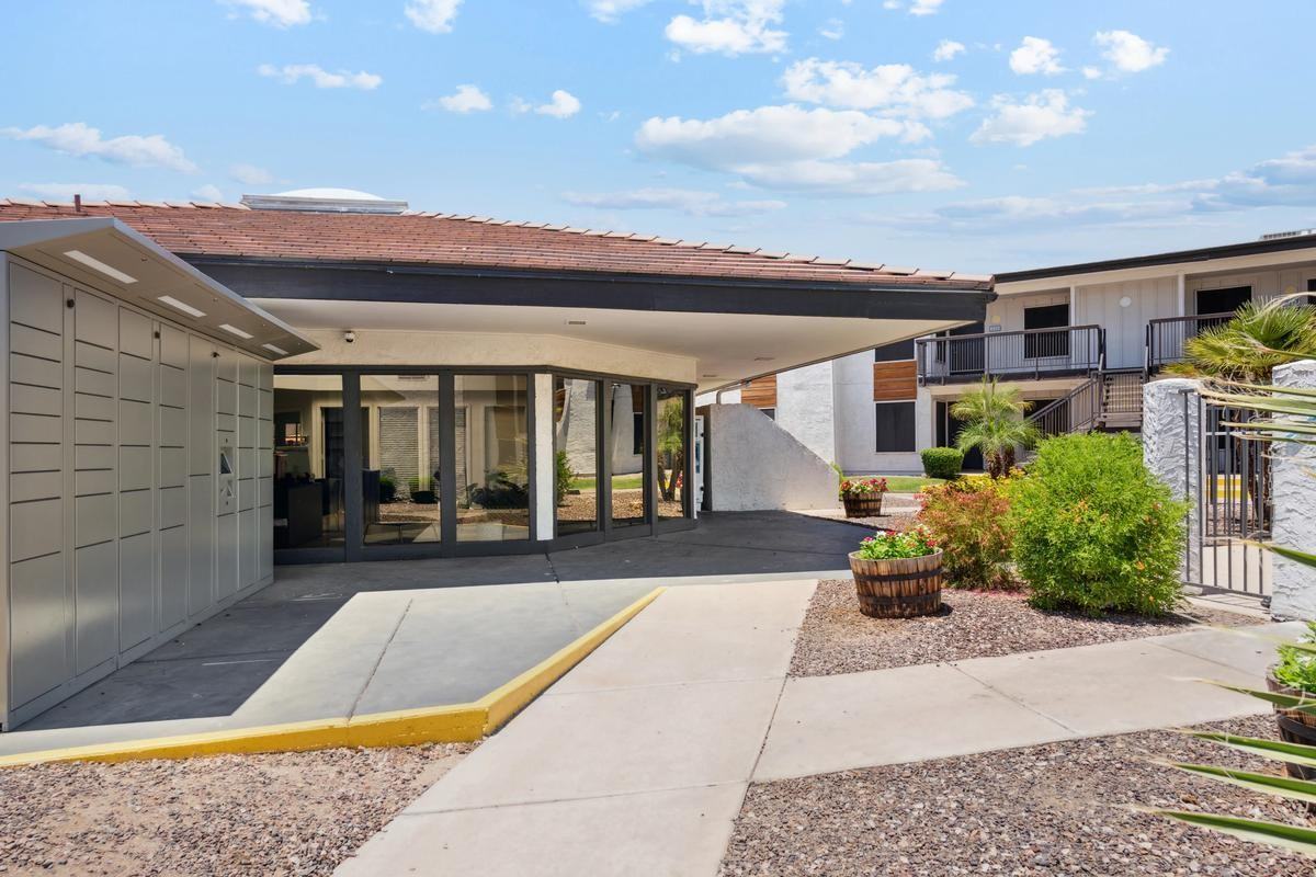 11821 North 28th Drive - Photo 7 of 22