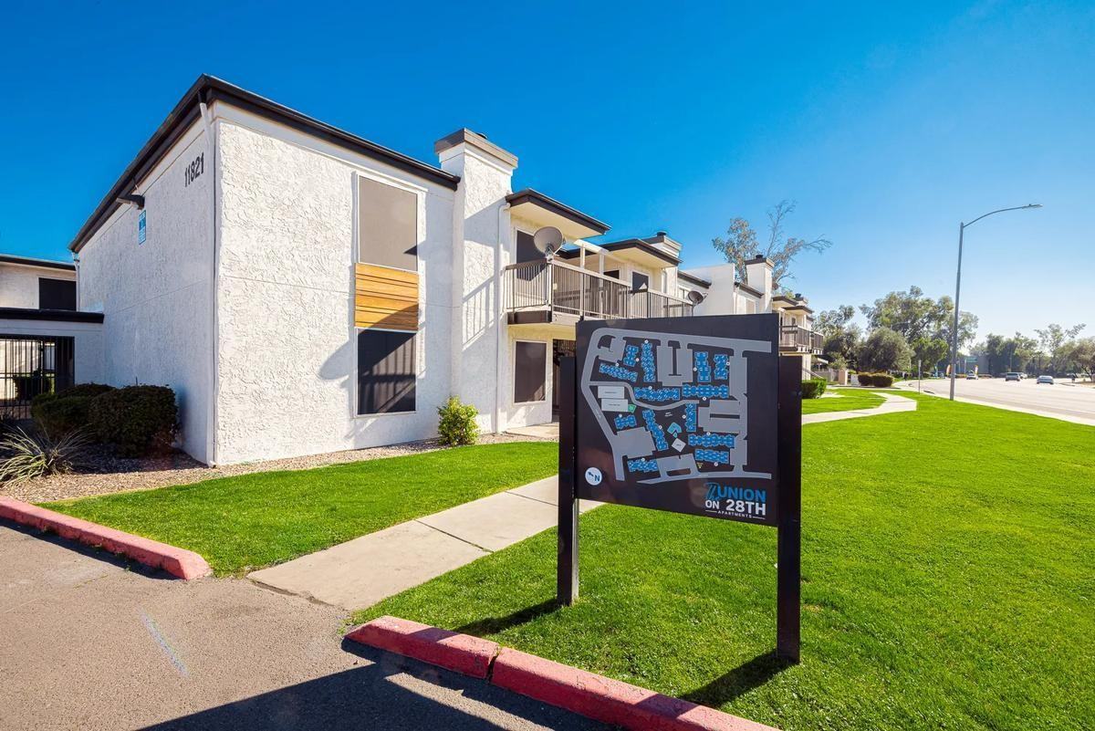 11821 N 28th Dr - Photo 6 of 22