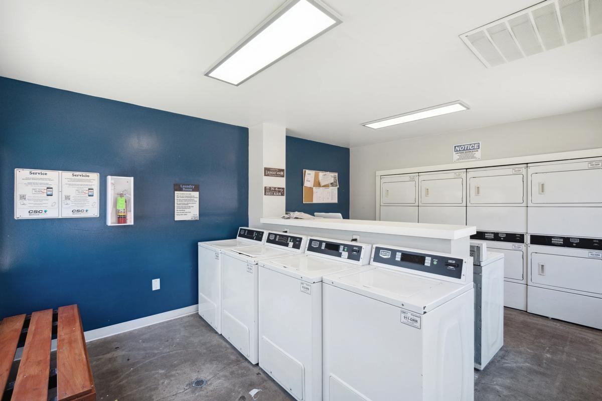 11821 N 28th Dr - Photo 4 of 22