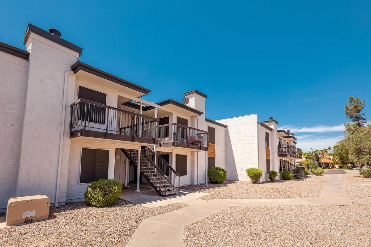 11821 North 28th Drive - Photo 6 of 22