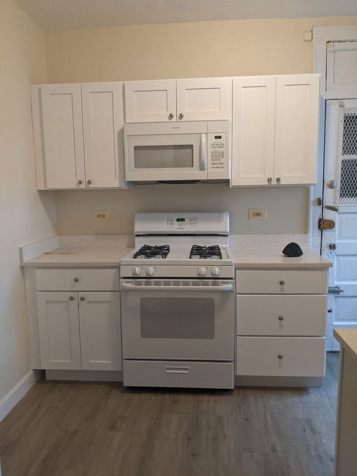 337 - *2554-68 W. Estes Building* - Photo 4 of 9