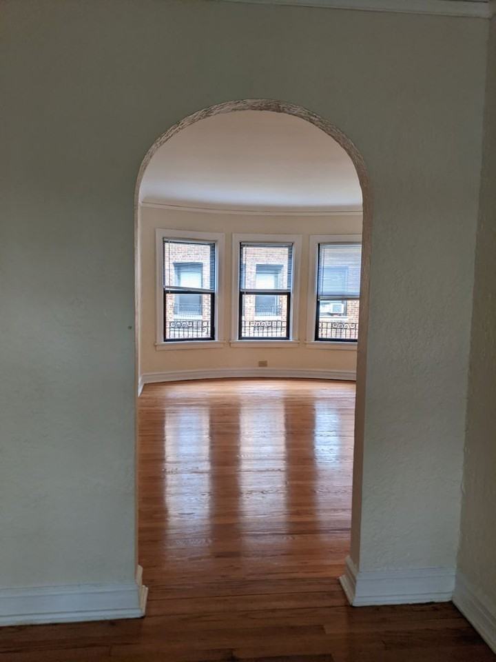 337 - *2554-68 W. Estes Building* - Photo 5 of 9