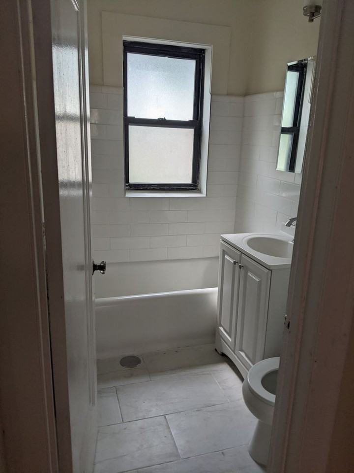 337 - *2554-68 W. Estes Building* - Photo 7 of 9