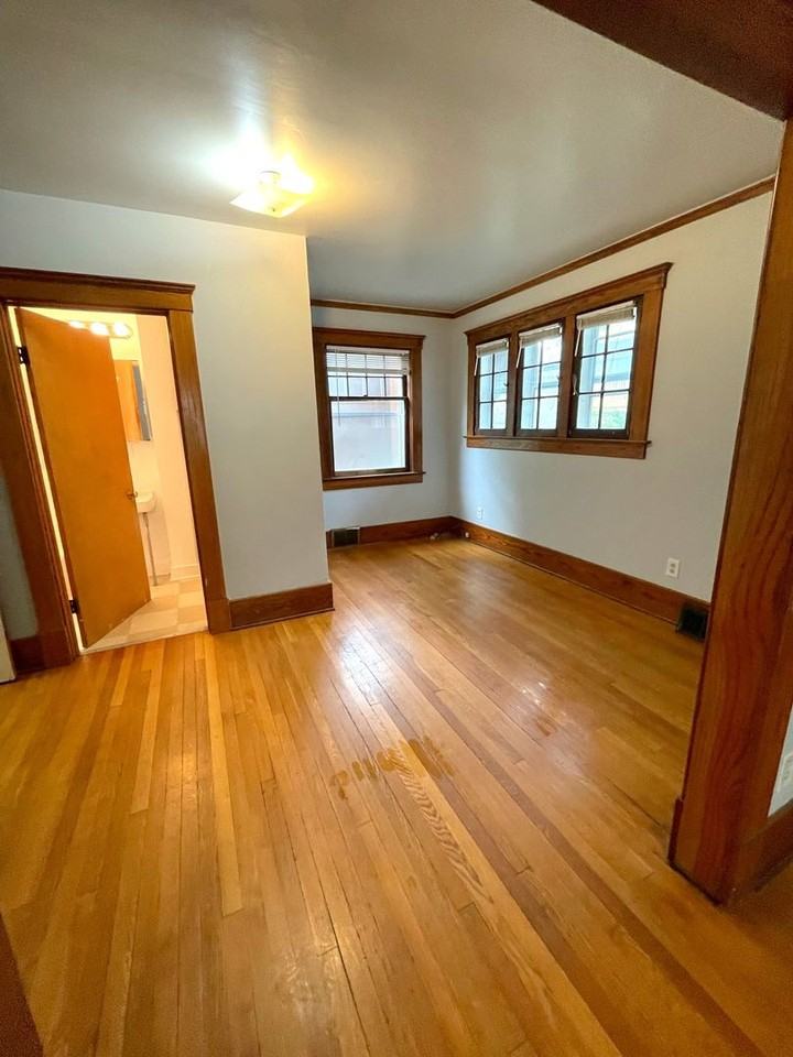 914 Vaughn St. - Photo 4 of 26