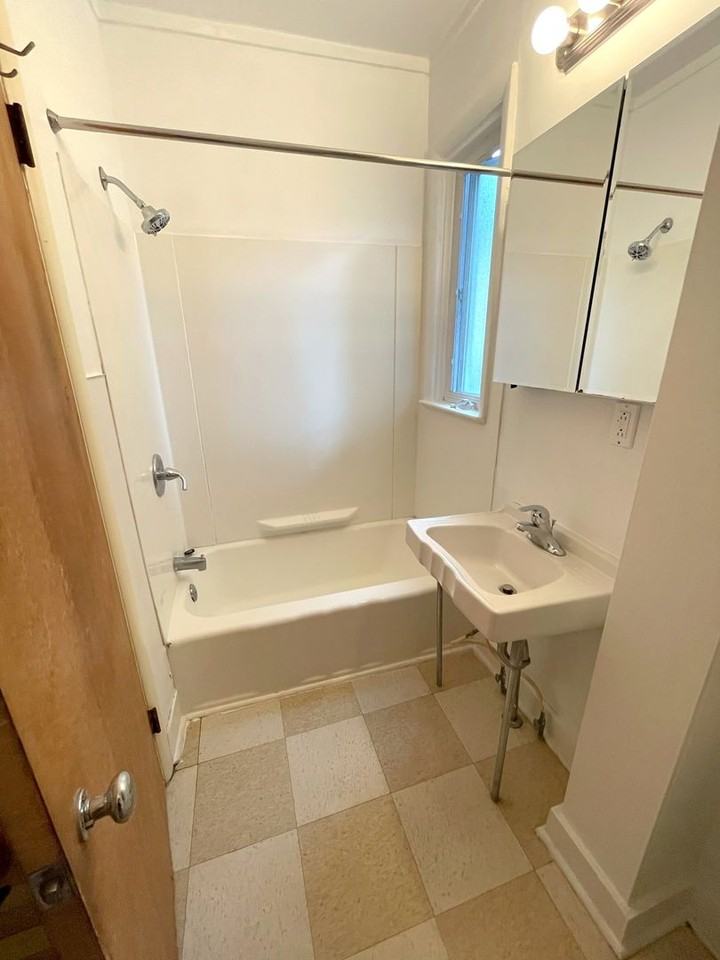 914 Vaughn St. - Photo 7 of 26