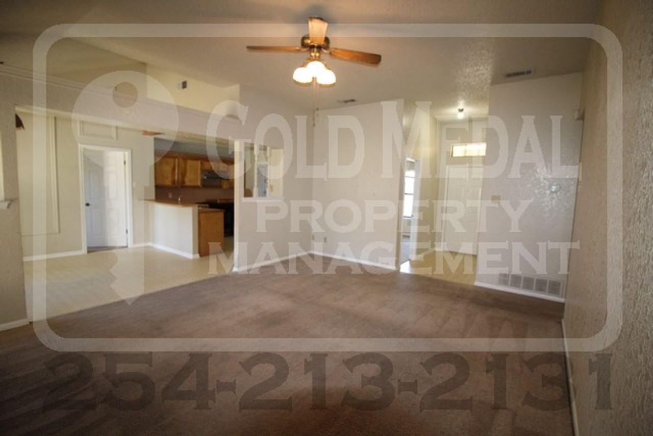 109 Benjamin Cir - Photo 3 of 29