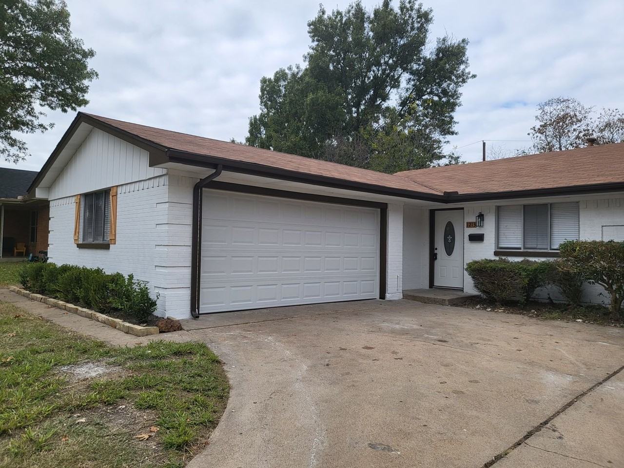 1213 Carroll Dr - Photo 2 of 29