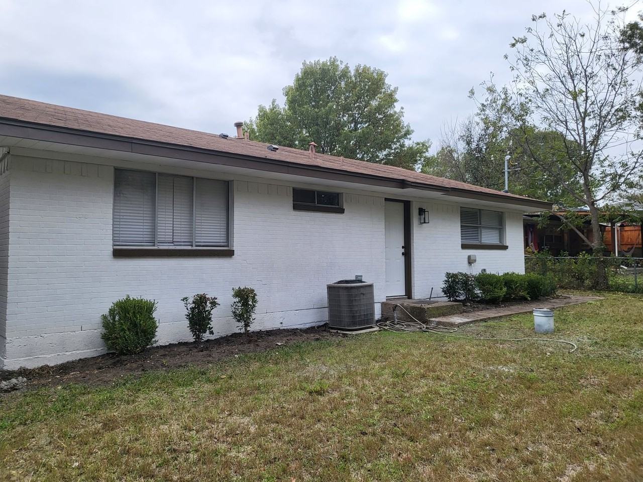 1213 Carroll Dr - Photo 3 of 29