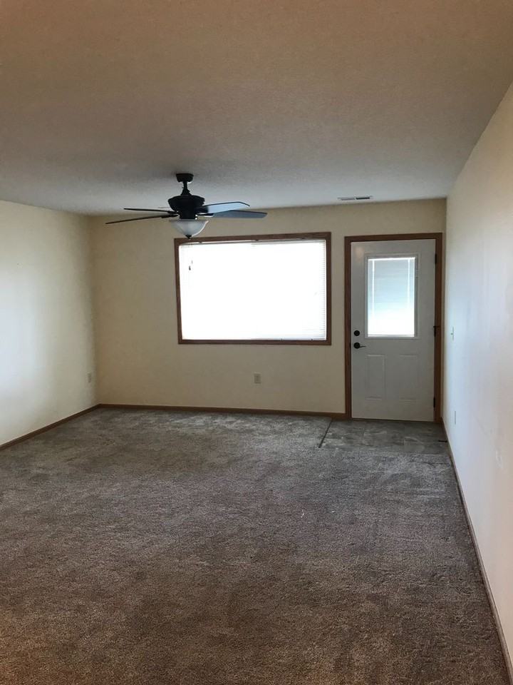 1958 Cypress Court NE - Photo 3 of 10