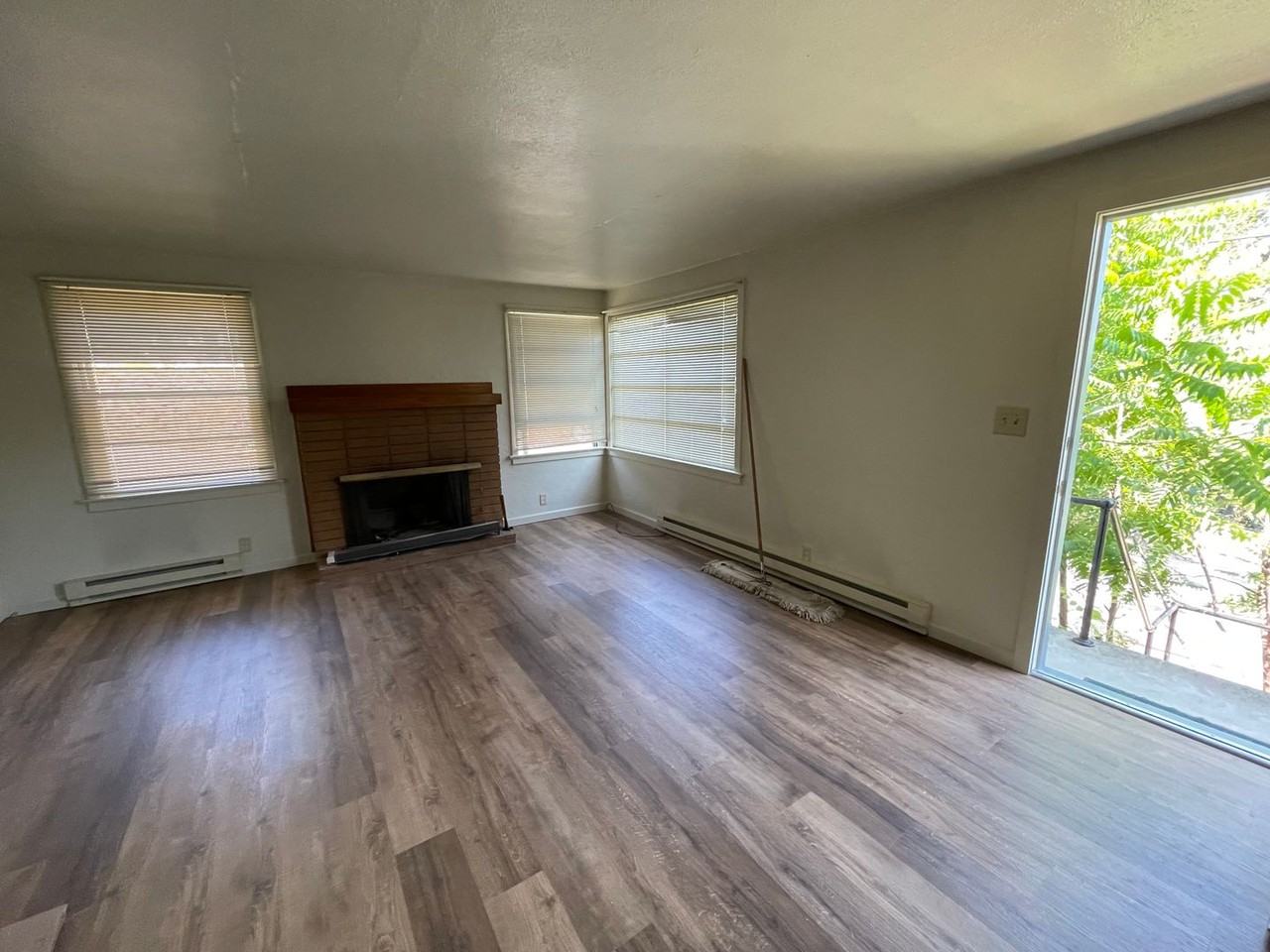 1419 Southeast Reservoir Avenue - Photo 5 of 9