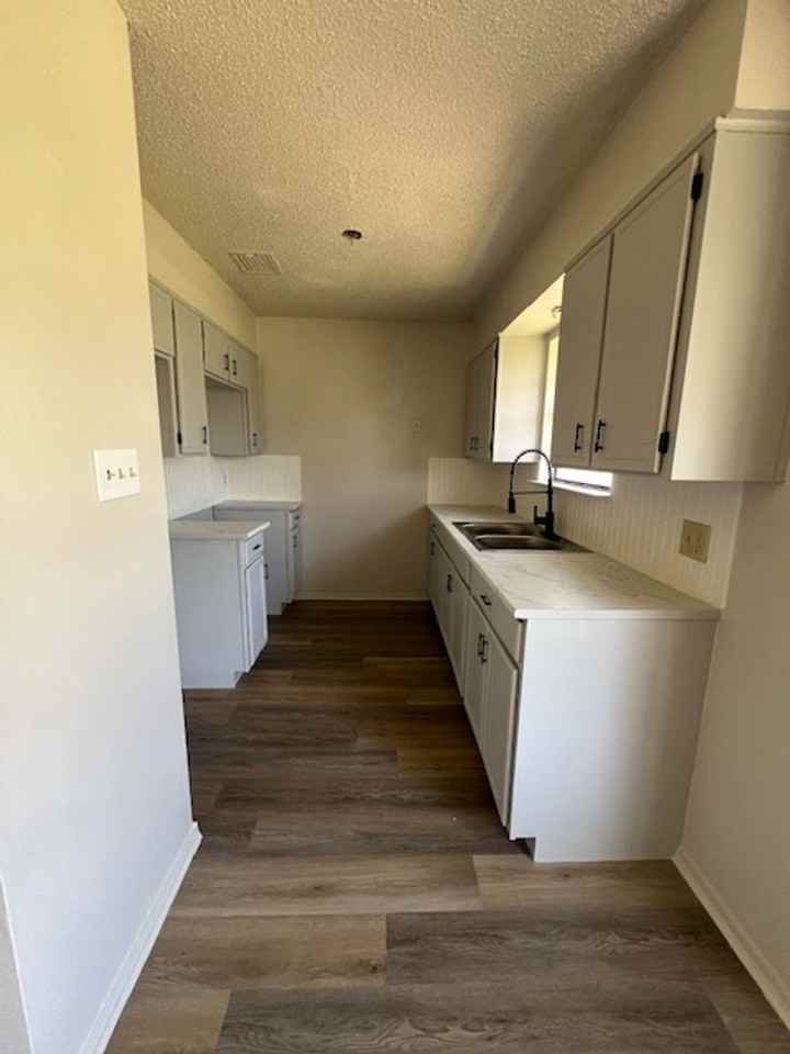 1625 Covey Ln - Photo 2 of 17