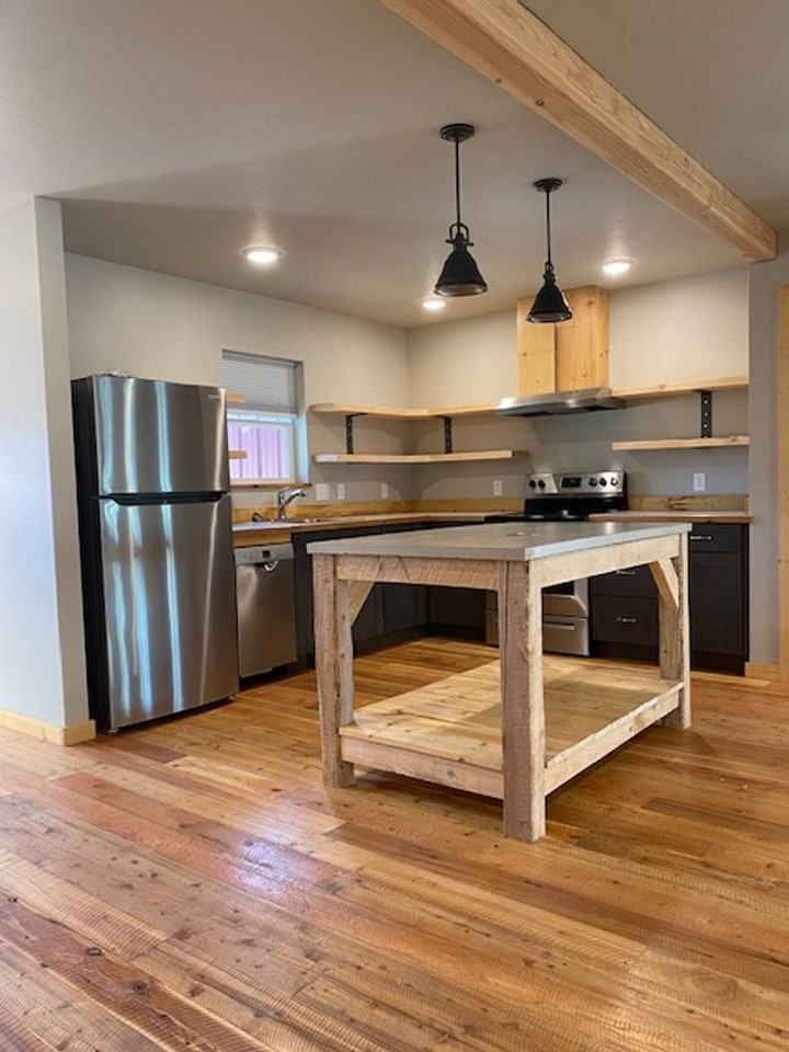 2015 Strand Ave #C - Photo 7 of 32