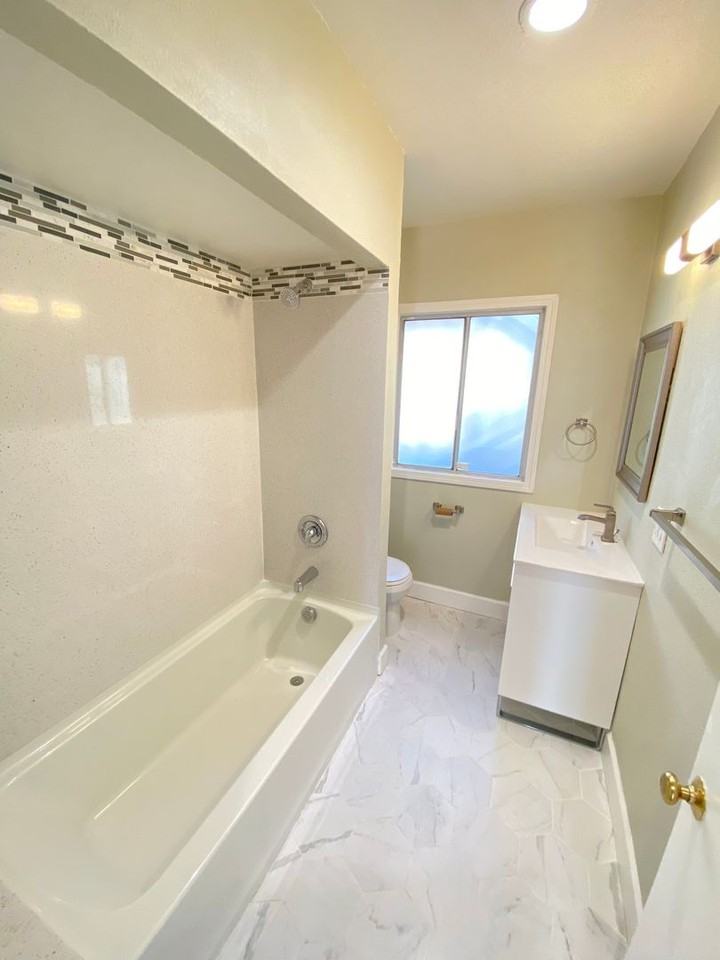 469 Capital St #1 - Photo 5 of 13