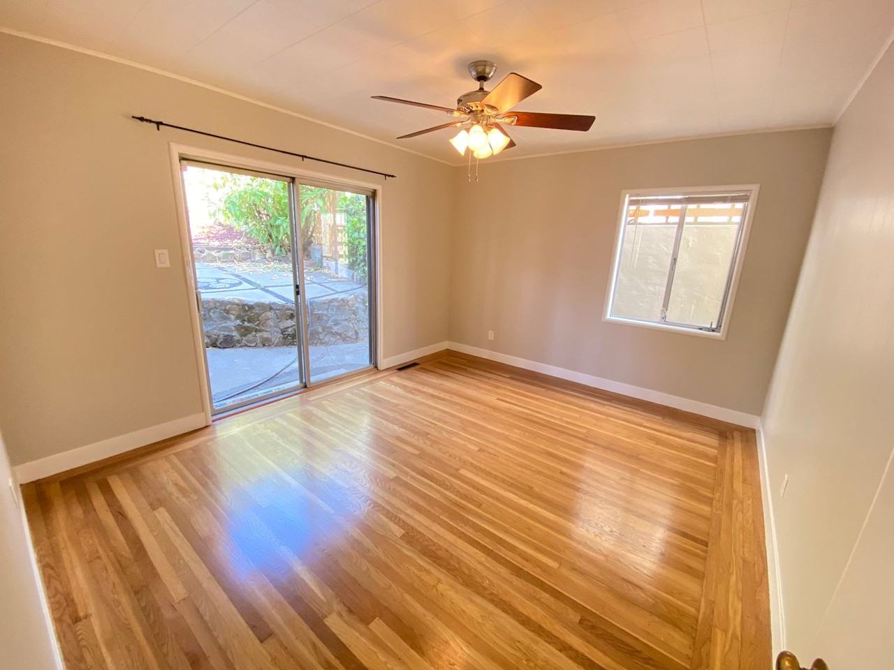 469 Capital St #1 - Photo 6 of 13