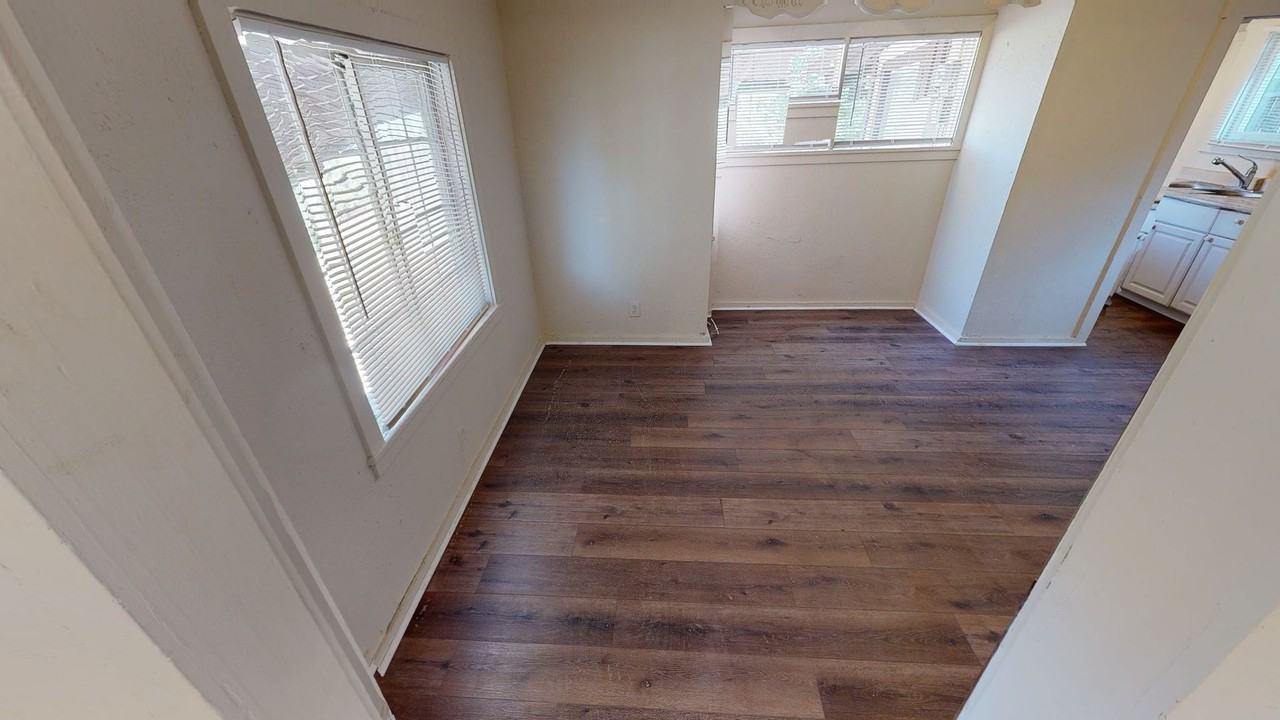 924 N Alessandro St - Photo 2 of 11