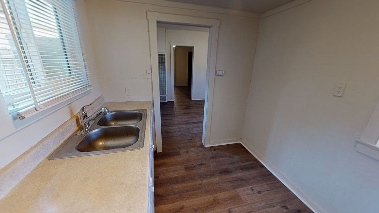 924 N Alessandro St - Photo 3 of 11